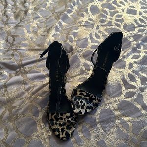 Madden Girl Print Heals